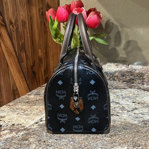 MCM Visetos Python Lion Princess Limited Edition Boston Top Handle Bag - Picture 6 of 11